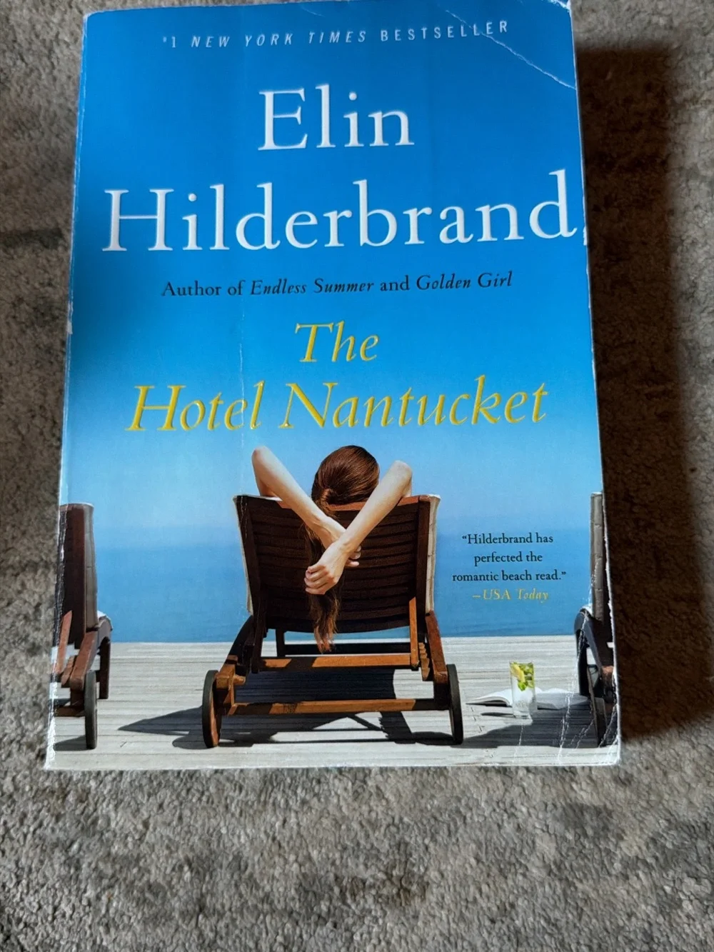 Elin Hilderbrand — The Hotel Nantucket (Blue Cover)